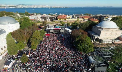 Şehit Heniyyeden Son Çağrı mitingi için binlerce kişi Ayasofya Meydanında toplandı