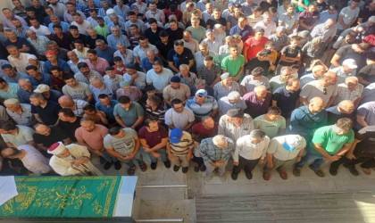 Traktör kazasında hayatını kaybeden çift, toprağa verildi