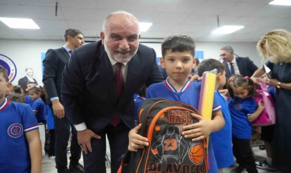 2 bin çocuğa kırtasiye seti ve okul çantası desteği