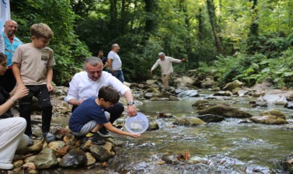 8 bin kırmızı benekli alabalık doğaya salındı