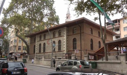 Asırlık çınarların gölgesinde bir miras