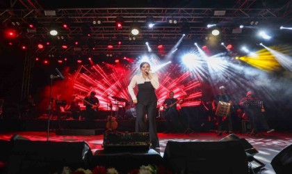 Aydın, kurtuluşunu Funda Ararla kutlayacak