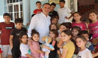 Başkan Arıcı, anaokulu öğrencilerinin yüzünü güldürdü