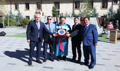 Bayburtta yılın ahisi Mürsel Baykal seçildi