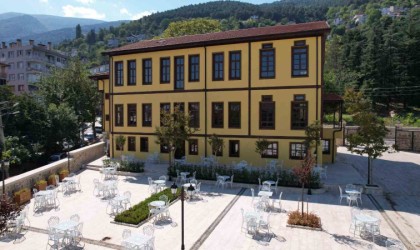Bursada 168 yıllık tarihi bina, Alev Alatlı Şehir Düşünce ve Sanat Merkezi oldu