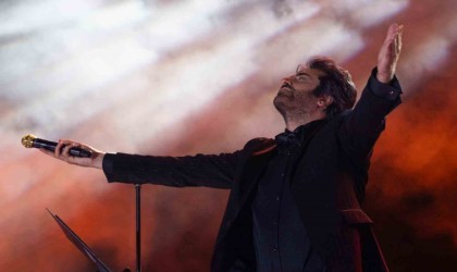 Çim Konserlerinde Mahsun Kırmızıgül sahne aldı