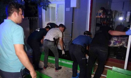 Cinnet getiren şahıs, 3 çocuk annesi eşini öldürdükten sonra intihar etti