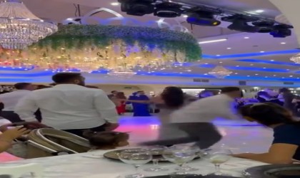 Düğün salonuna patlayıcı maddenin atıldığı anlar kamerada