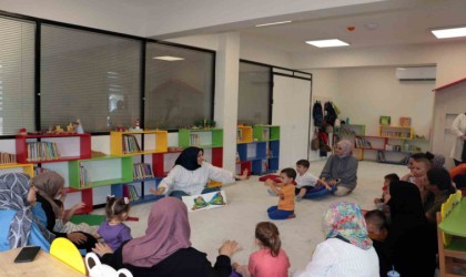 Esenlerde açılan Anne - Bebek Kütüphanesi 1 yaşında