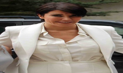 Eski manken Deniz Akkayaya kızına şiddet uyguladığı iddiasıyla 4 ay 27 gün hapis cezası