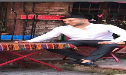 İstanbulda TEMde tıra çarpan motosiklet sürücüsü hayatını kaybetti