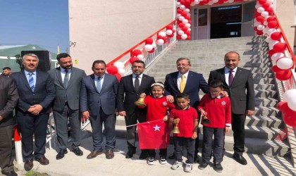 Karsta ilk ders zili çaldı