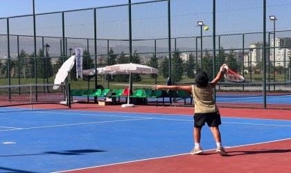 Kayseri Büyükşehir, 12 Yaş Hafta Sonu Tenis Turnuvasına ev sahipliği yapıyor