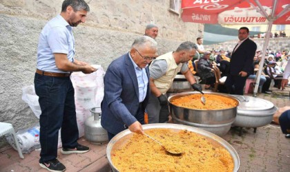 Kıranardı sakinleri, geleneksel pilav şenliğinde buluştu