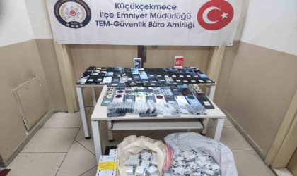 Küçükçekmecede 385 adet kaçak cep telefonu ele geçirildi