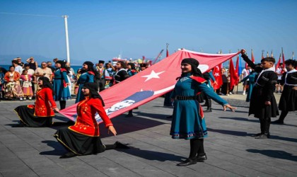 Kuşadasının düşman işgalinden kurtuluşunun 102nci yılı kutlandı