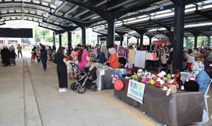 Maharetli Eller son kez Salı Pazarında