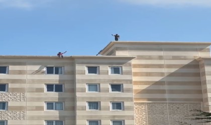 Maltepede metrelerce yüksekte tehlikeli eğlence