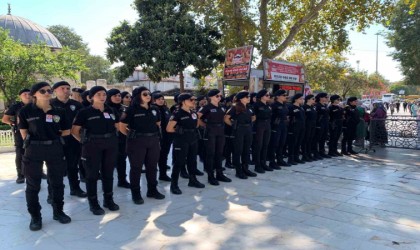 Meslektaşları şehit polis Şeyda Yılmaz için lokma dağıttı