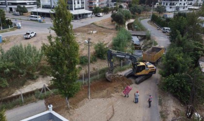 Nazilli Belediyesi yol çalışmalarına devam ediyor