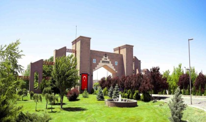 NÖHÜ iki alanda Türkiyede ilk 10a, dünyada ilk 500e girdi