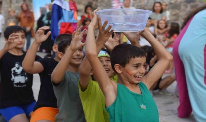 Onbeş mahallede 15 bin çocuk sokak oyunlarında buluştu