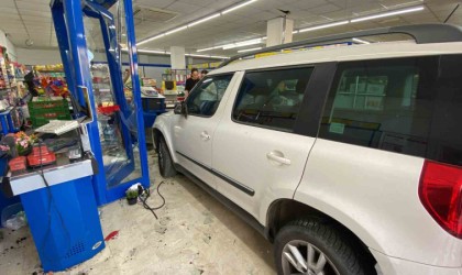 Otomobil BİMe daldı, vatandaş çekiliş var sandı