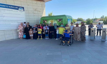 Özel öğrenciler, Hayvanat Bahçesi ve Bilim Merkezinde doyasıya eğlendi