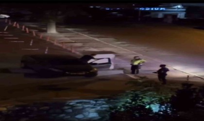 Pilot oldu ama, uçamayıp duvarda asılı kaldı