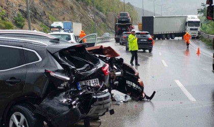 Samsunda 7 araçlı zincirleme kaza: 1i ağır 6 yaralı