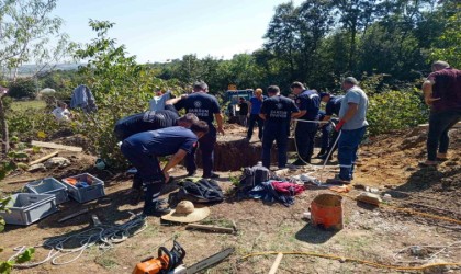 Samsunda su çıkarmak için kuyu kazan 2 kişi toprak altında kaldı