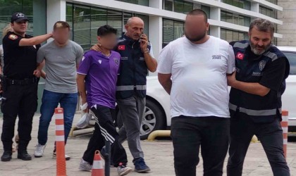 Samsunda uyuşturucu ticaretinden 1i kadın 4 kişi tutuklandı