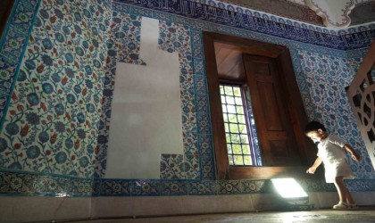 Şehzade Mustafanın türbesindeki çiniler 15 yıldır kayıp