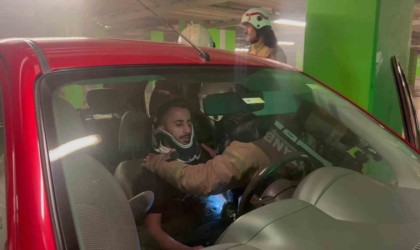 Sultanbeylide alışveriş merkezinde yangın tatbikatı filmleri aratmadı