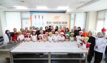 Sultangazi Belediyesinden lezzet dolu atölye: Minik ellerden neşeli kekler atölyesi