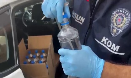 Şüpheli araçta sahte içki yapımında kullanılan 320 litre etil alkol ele geçirildi