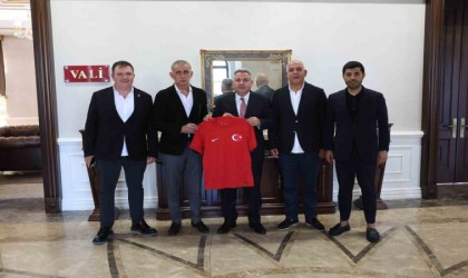 TFF Başkanı Hacıosmanoğludan İzmir Valisi Elban ve İZVAKa ziyaret