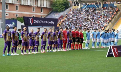 Trendyol Süper Lig: Eyüpspor: 0 - Trabzonspor: 0 (İlk yarı)
