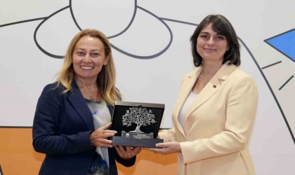 Üsküdar Belediyesi ile TEV arasında Okutan Üsküdar projesi imzalandı