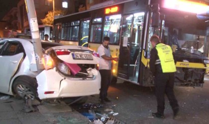 Ataşehirde İETT otobüsü ile otomobil çarpıştı: 4 yaralı