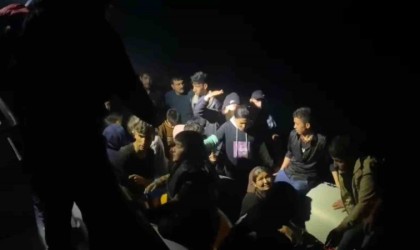 Ayvalık açıklarında 10u çocuk 24 düzensiz göçmen yakalandı