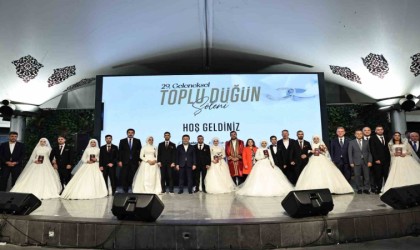 Bağcılarda 7 çift, Bakan Yumaklının şahitliğinde dünya evine girdi