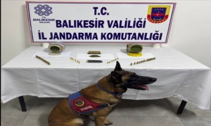 Balıkesir İl Jandarma Komutanlığından uyuşturucu operasyonu: 4 şüpheli gözaltına alındı