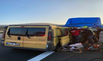 Balıkesirde otoyolda trafik kazası: 3 yaralı