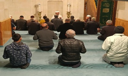 Bayburtta bütün camilerde şehitler ve mazlumlar için dualar edildi