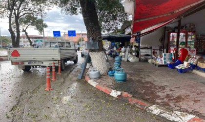 Bıçaklı saldırıya uğrayan esnaf yaralandı