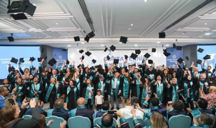 BTÜ lisansüstünde mezuniyet heyecanı