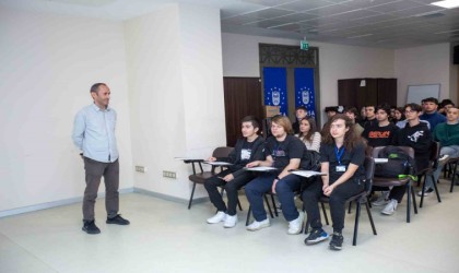 Büyükşehirde stajyerlere oryantasyon eğitimi