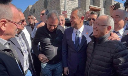 CHP Genel Başkanı Özel: “Eğer Türkiyenin en önemli sorununu çözmek için adım atıyorlarsa buradan geri adım olmaması lazım”