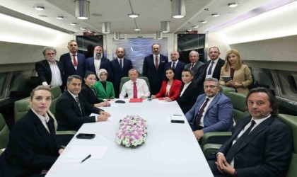 Cumhurbaşkanı Erdoğan: Genel başkan yardımcılarında bazı değişiklikler olabileceği gibi aynı şekilde kabinede de duruma göre değerlendirmelerimizi yaparız